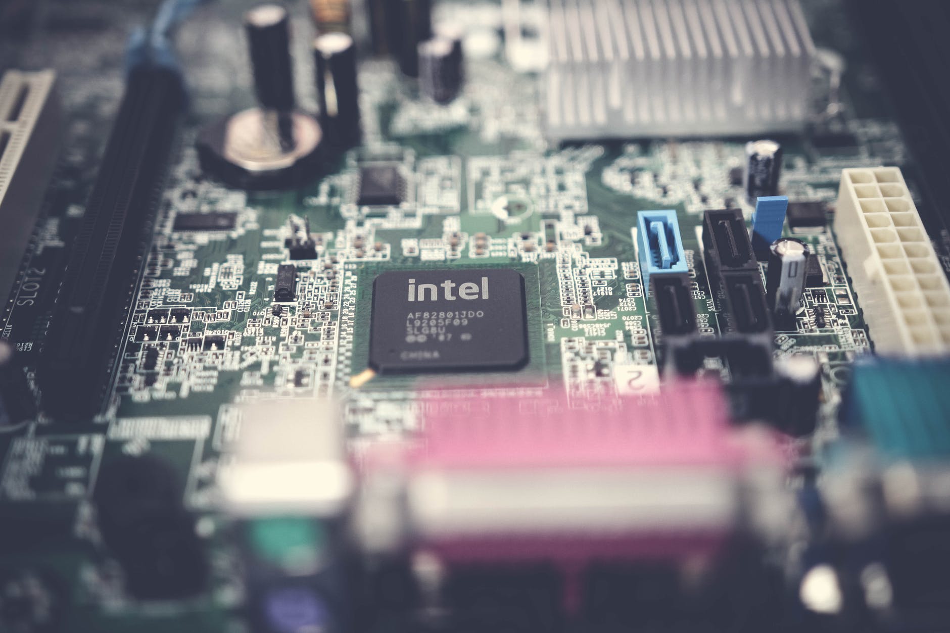 Intel Corporation (NASDAQ:INTC) Divesting NAND Memory Business For $9 billion